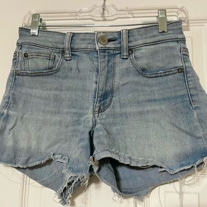 American Eagle High-Rise Shortie Light Wash Jean Shorts Size 2